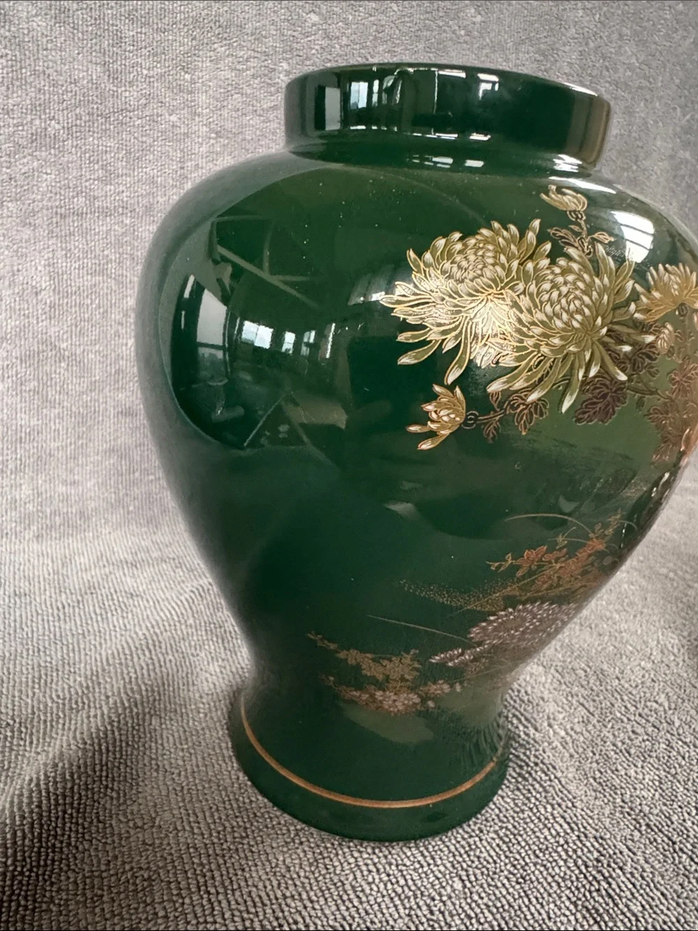 Vintage Tokyo Kiku Green and Gold Porcelain Ginger Jar Lidded Vase